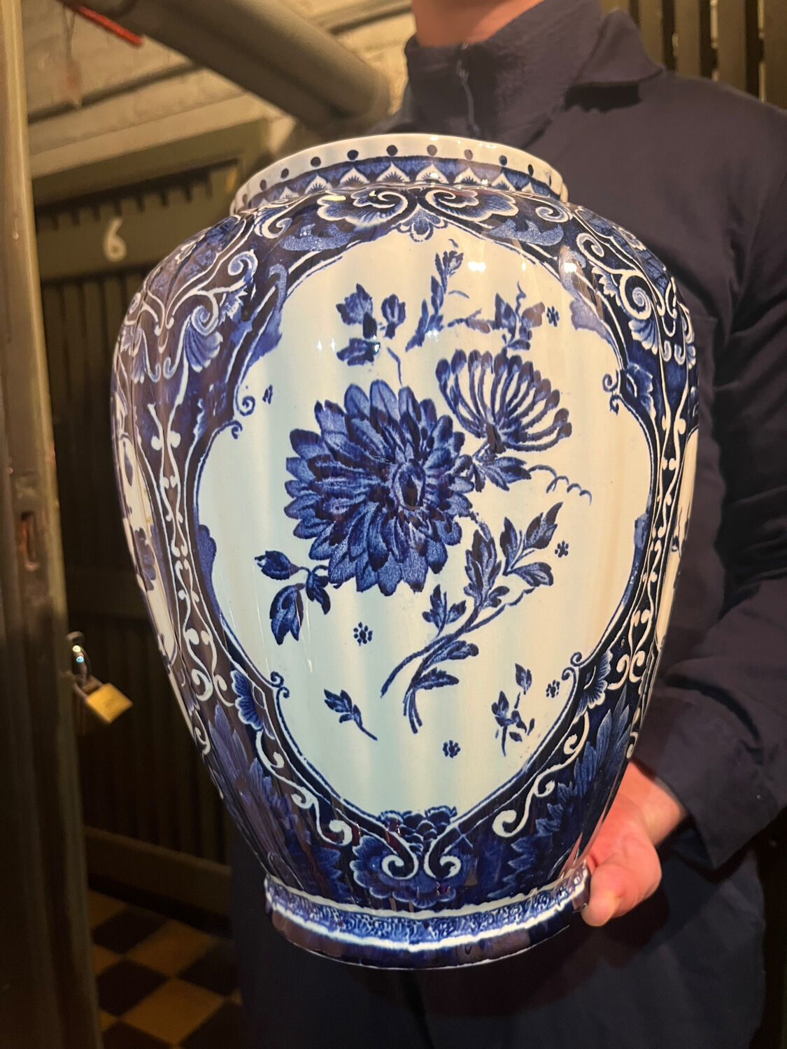 Vintage Delft Blue Ginger Jar: large blue and white ceramic vase