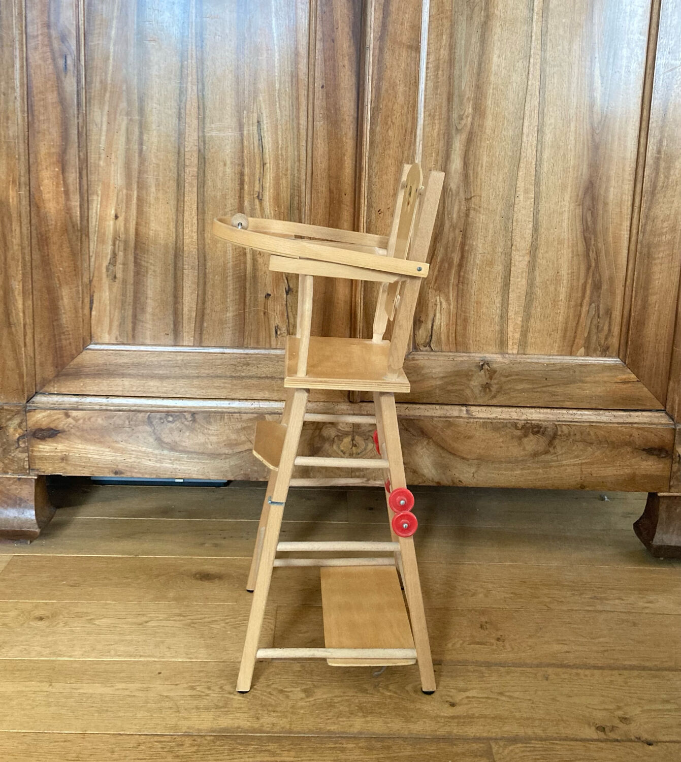 Doll high chair from the 20th century, convertible into a walker (deliverable)