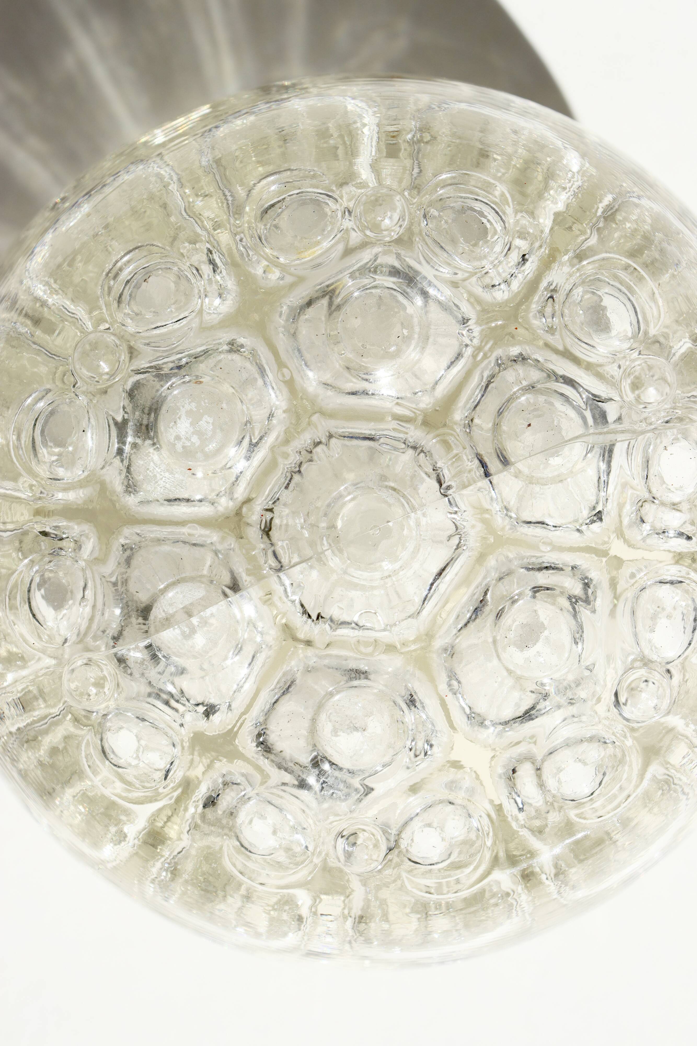 Vase stings flowers medium