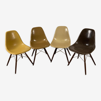 Chaises en plastique et en fibre de verre de Eames pour Vitra