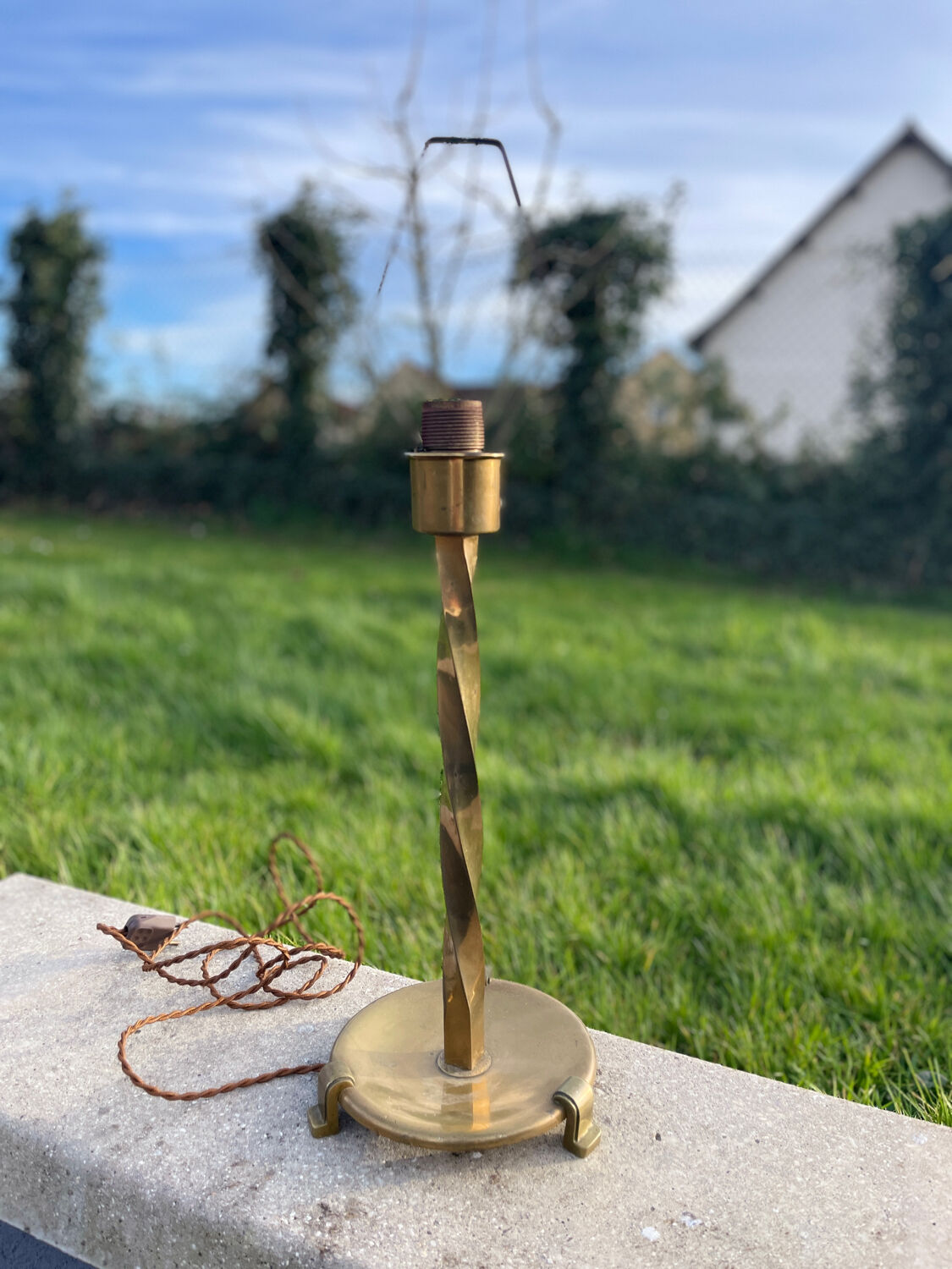 Vintage tripod lamp foot twisted brass