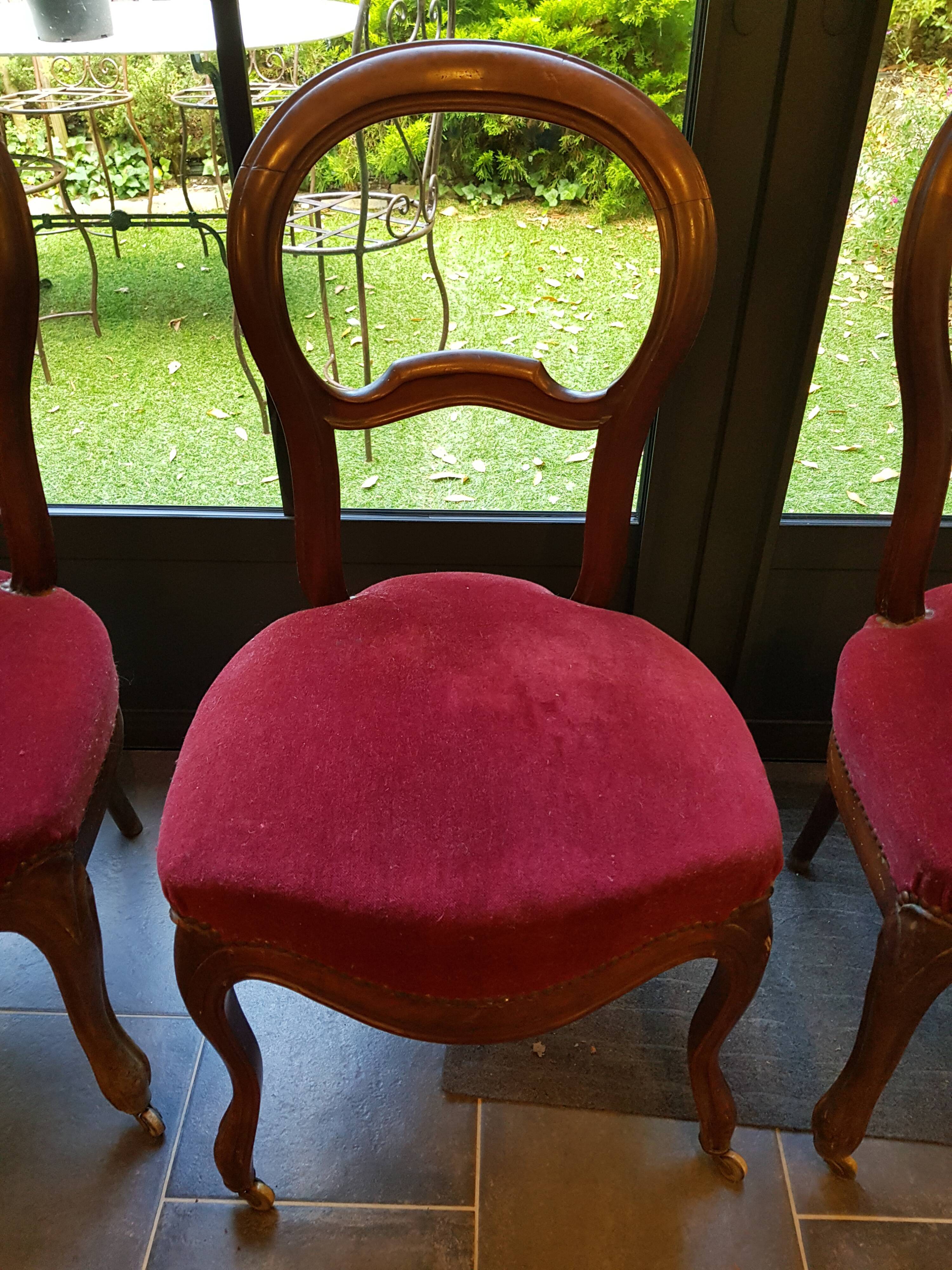 4 chaises médaillon tapissées style Louis Philippe