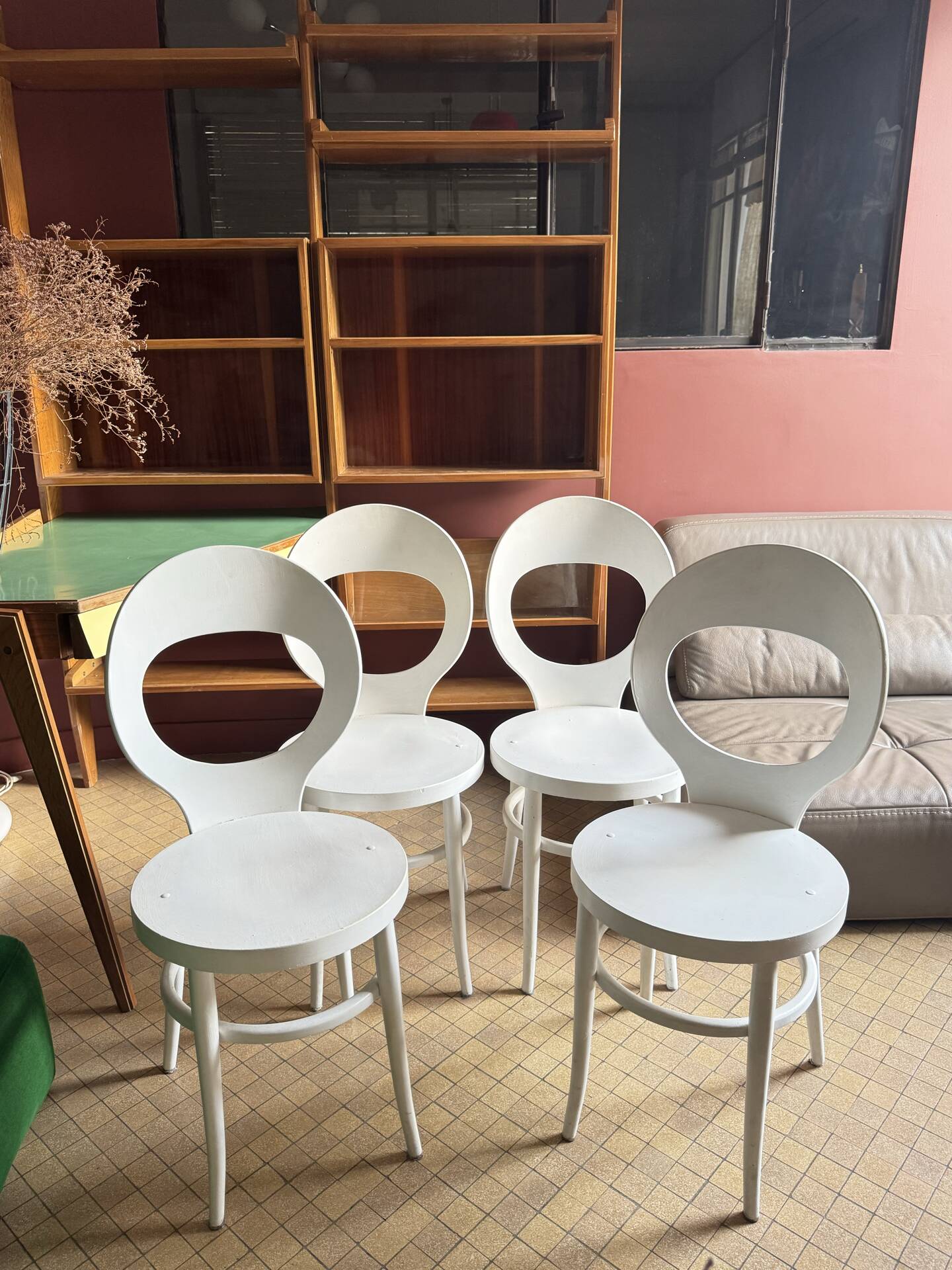 4 chaises modèle mouette Baumann