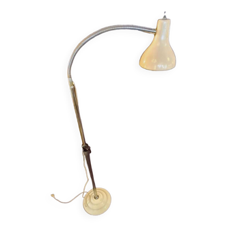 Telescopic medical lamp