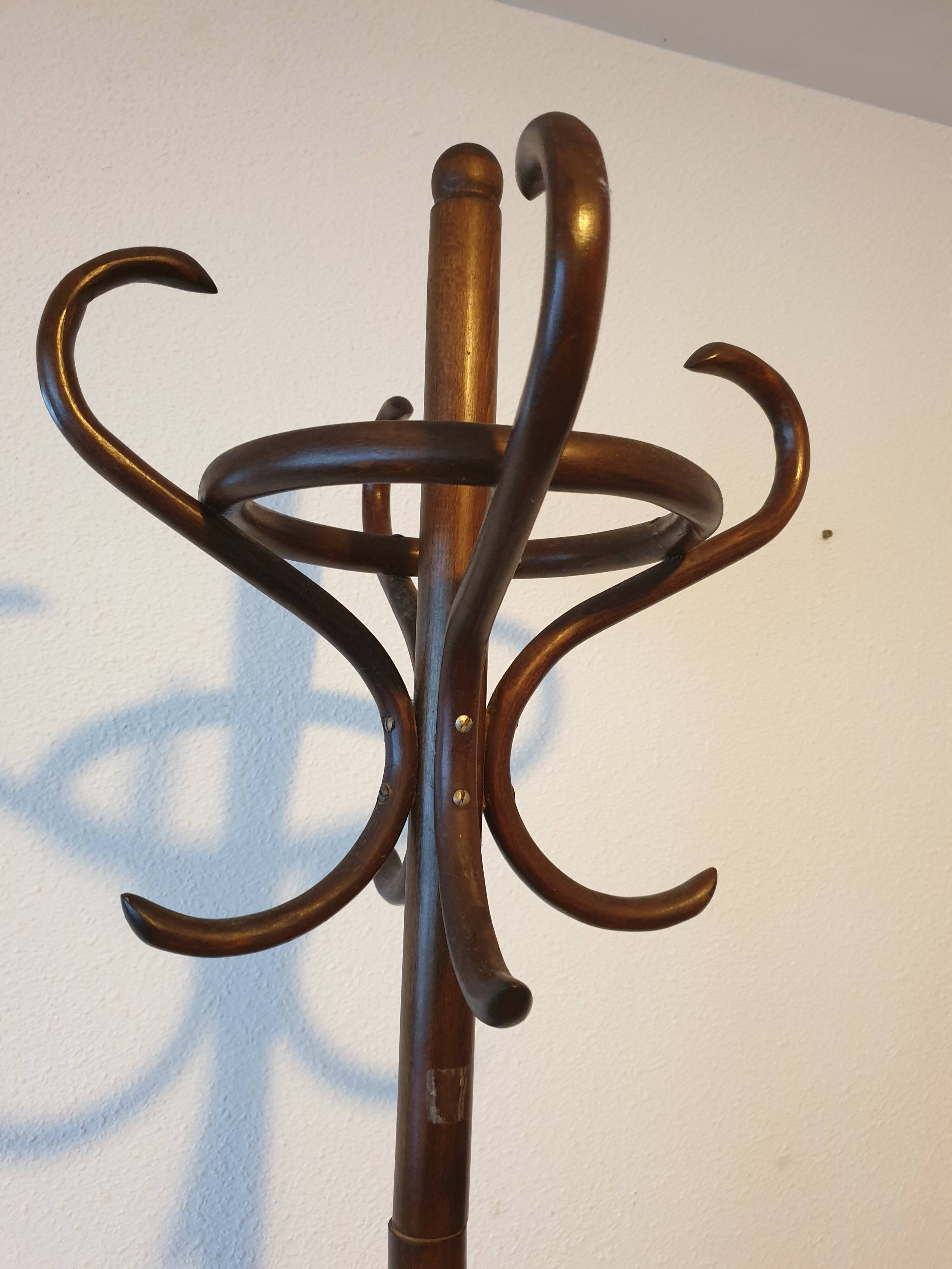 Porte manteau  perroquet thonet