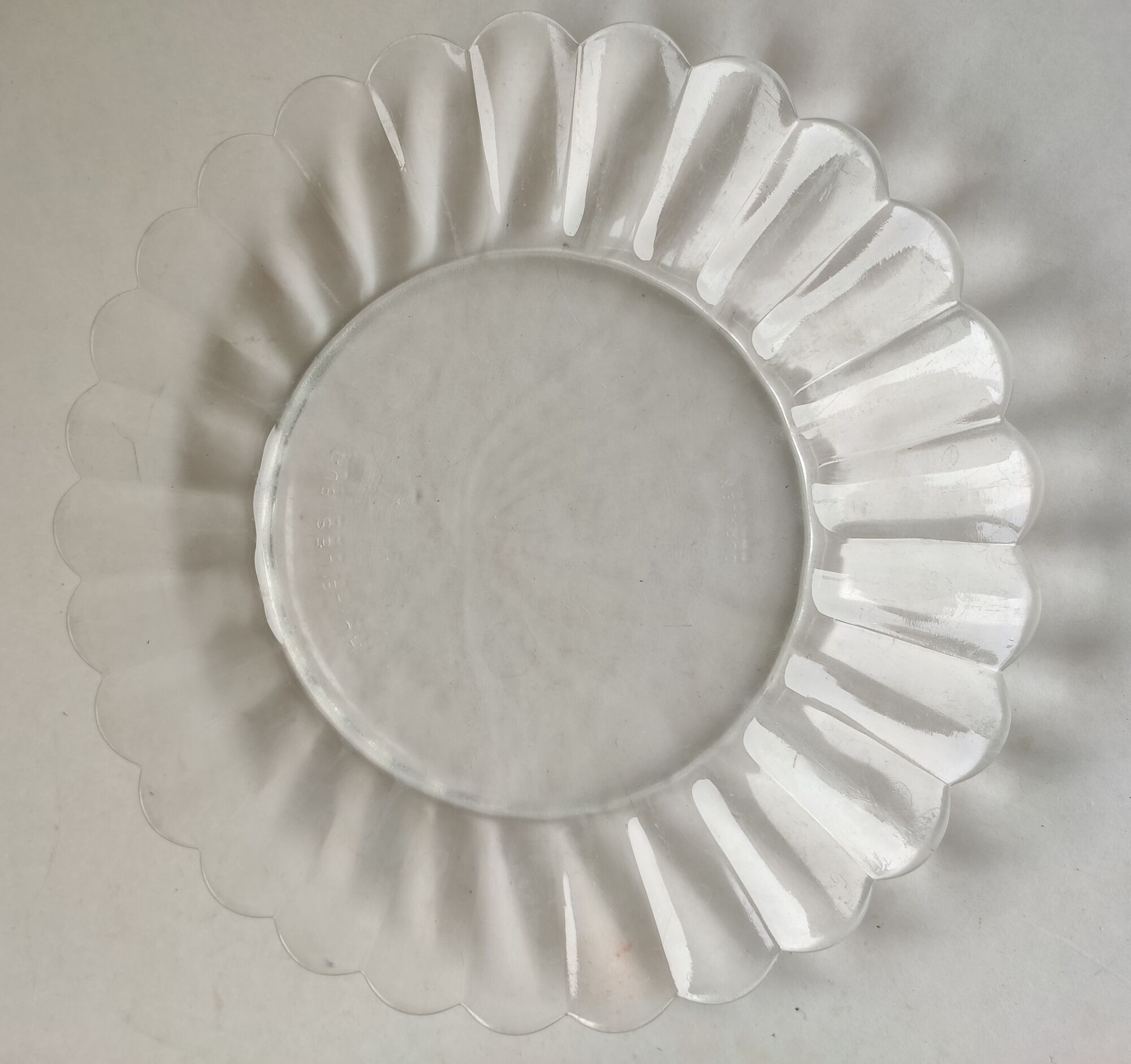Lesieur daisy glass dessert plates