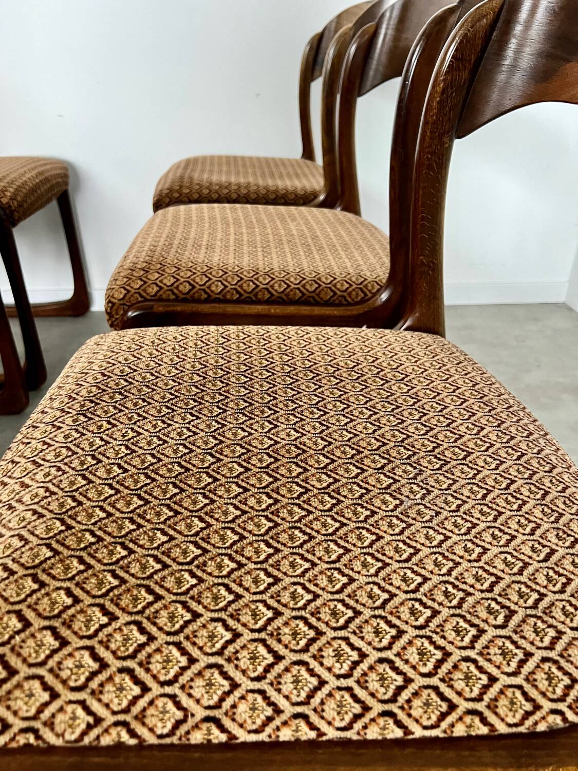 Set of 6 old baumann design sled chairs from the 60s wood and fabric