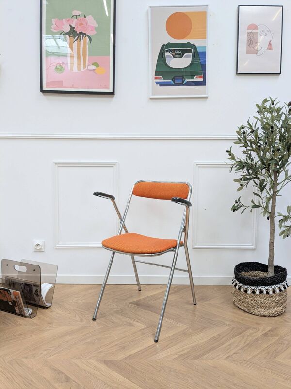 Chaise orange pliable