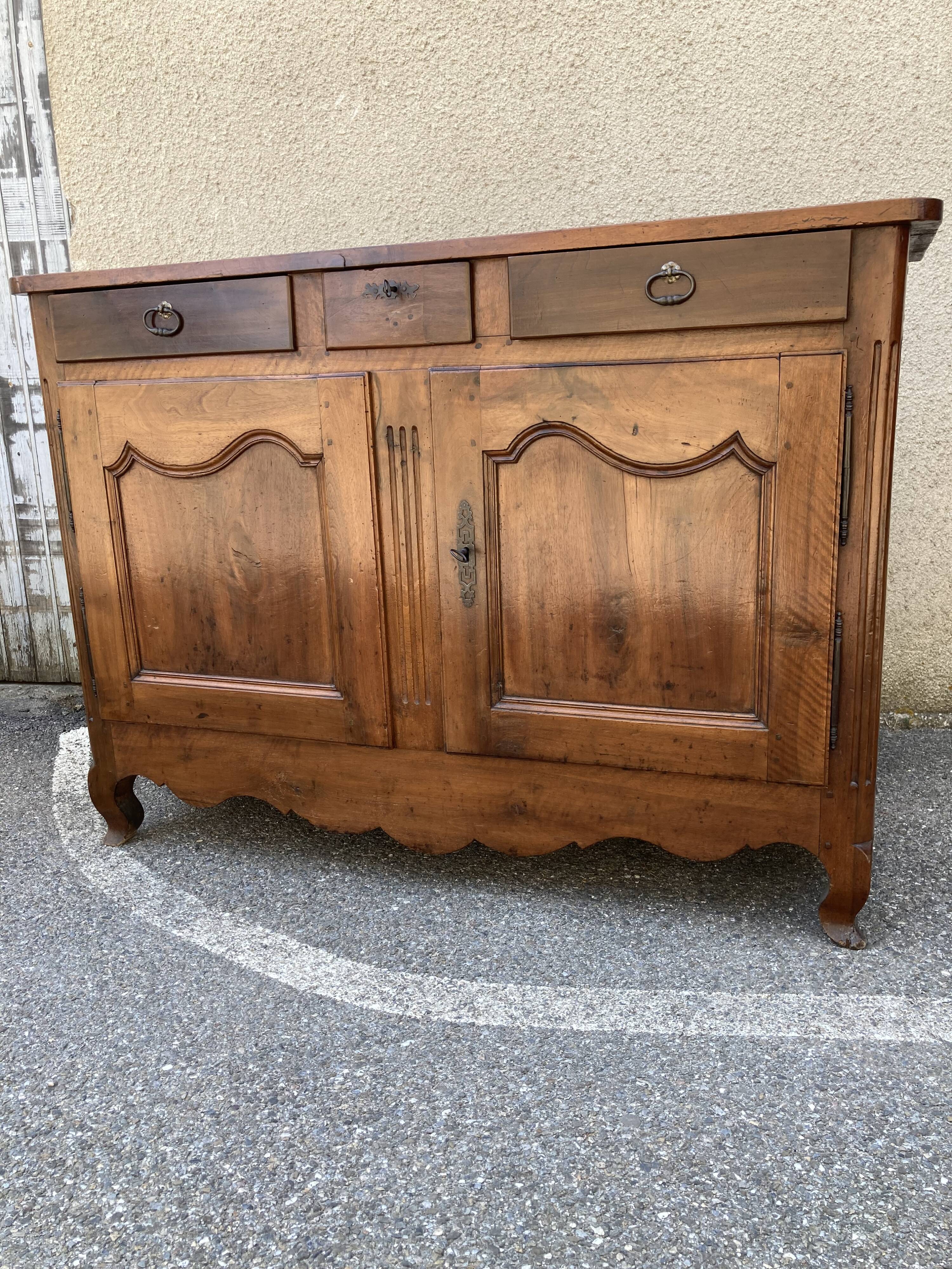 Buffet style Louis XV