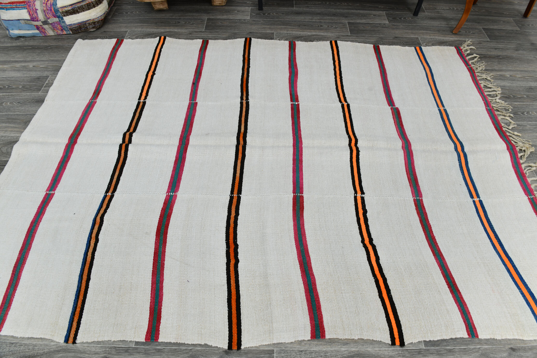 6x8 pinstriped turkish rug, 184x253cm