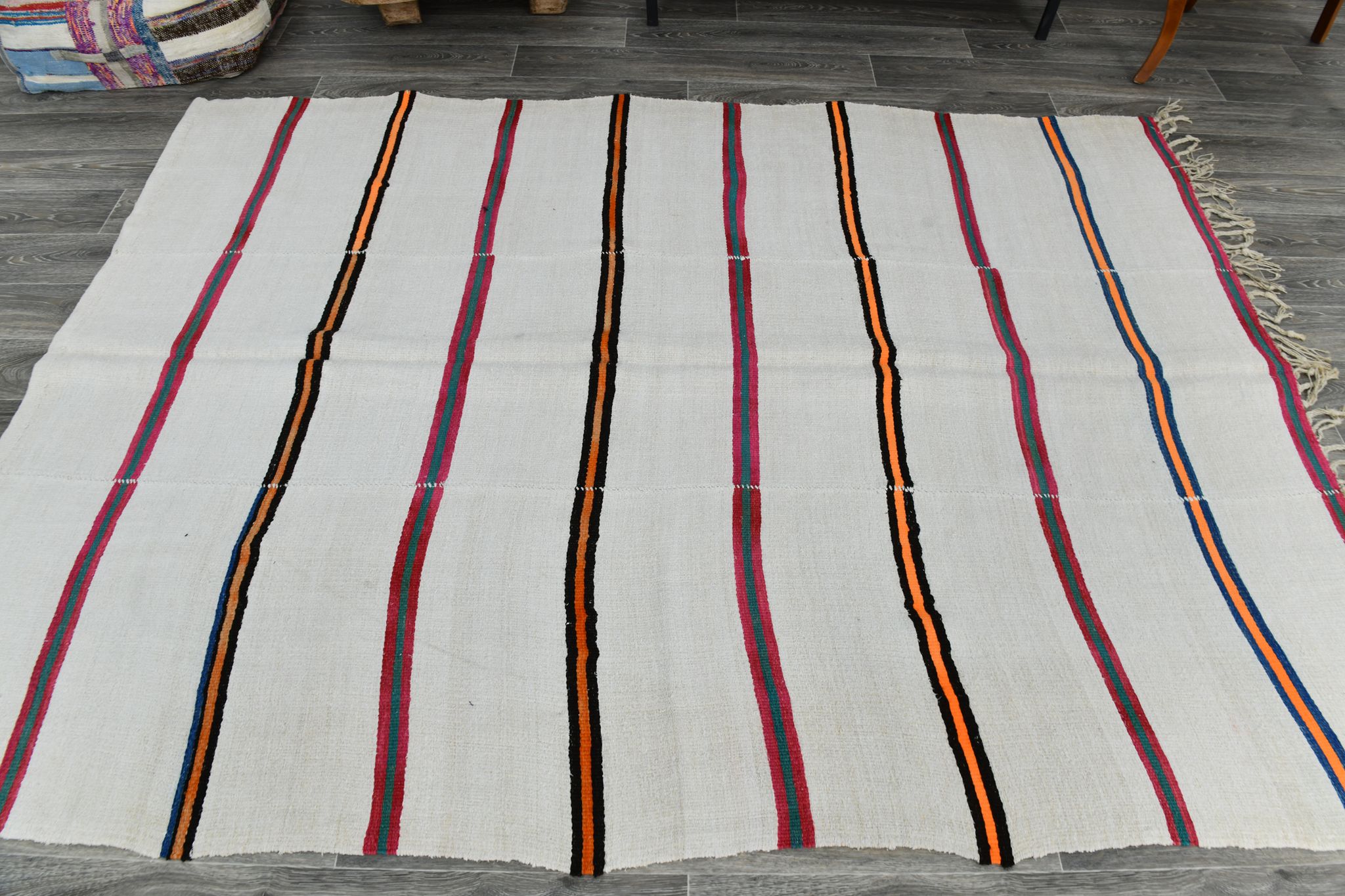 6x8 pinstriped turkish rug, 184x253cm