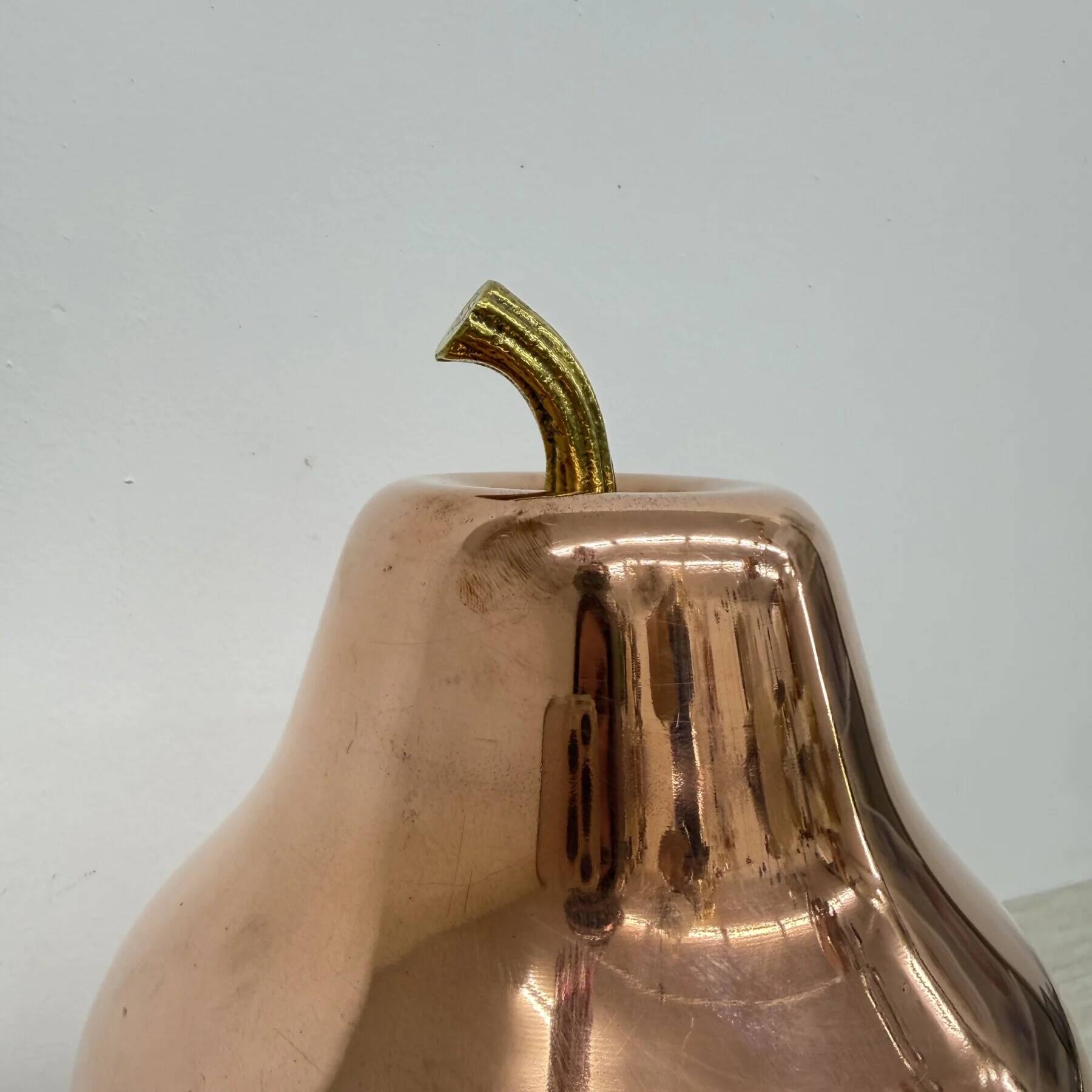 Vintage Raymor large pear-shaped copper champagne and wine cooler, Italy 1970s
