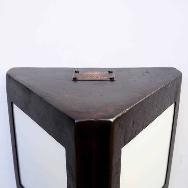 Applique triangulaire patinée à double faces