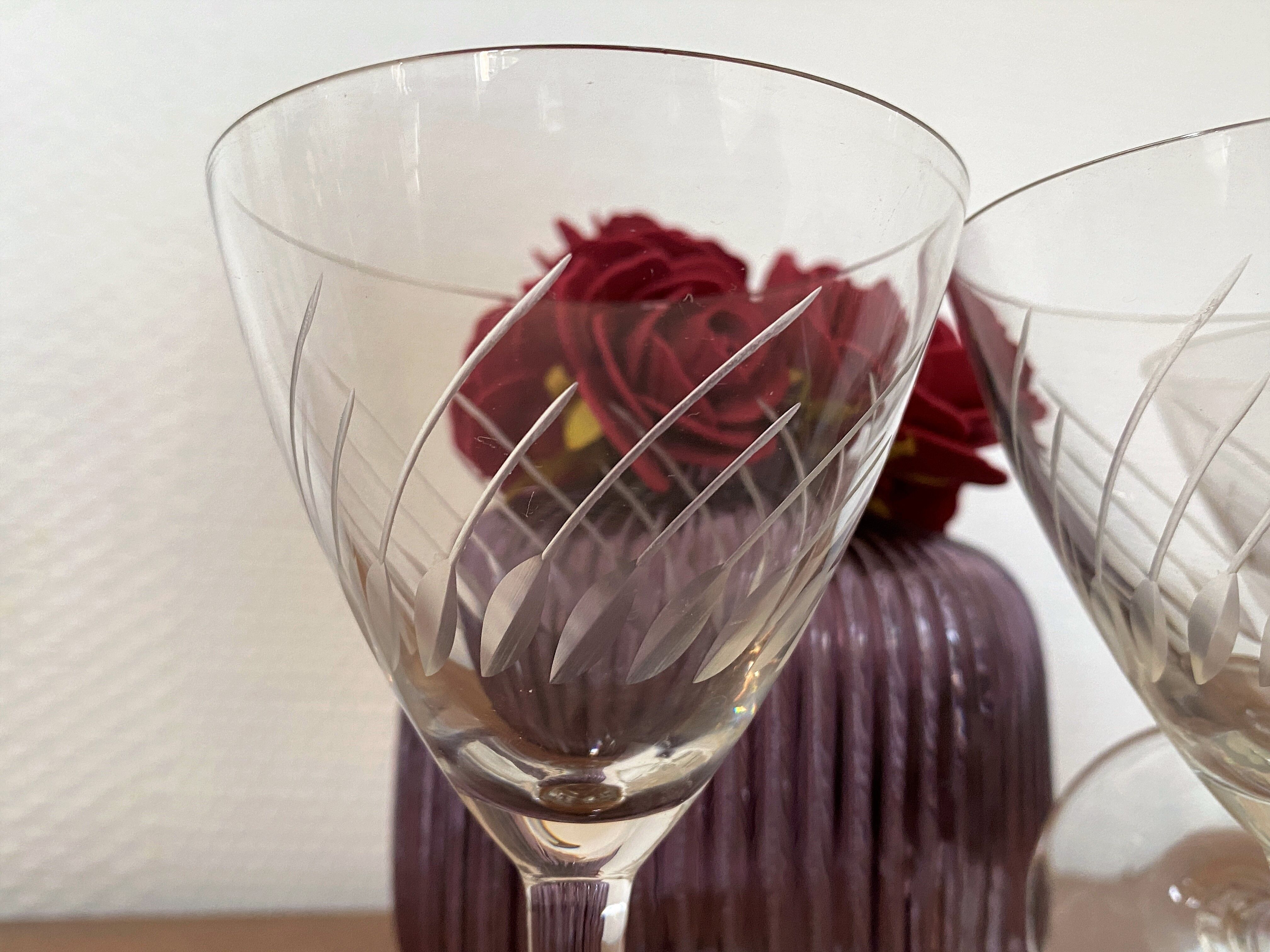 4 wine glasses in engraved glass 9 cl