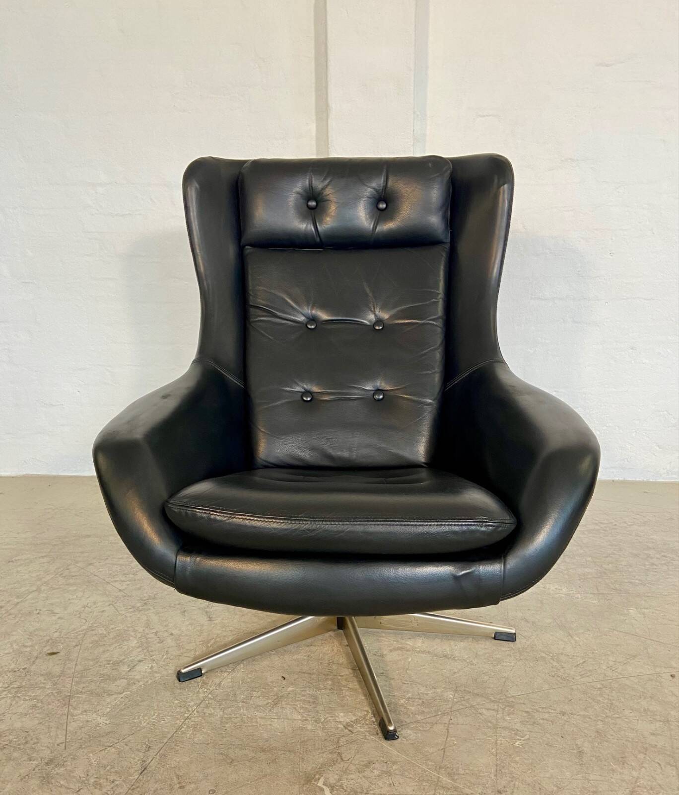 Vintage Danish mid-century black leather swivel chair, 1970s