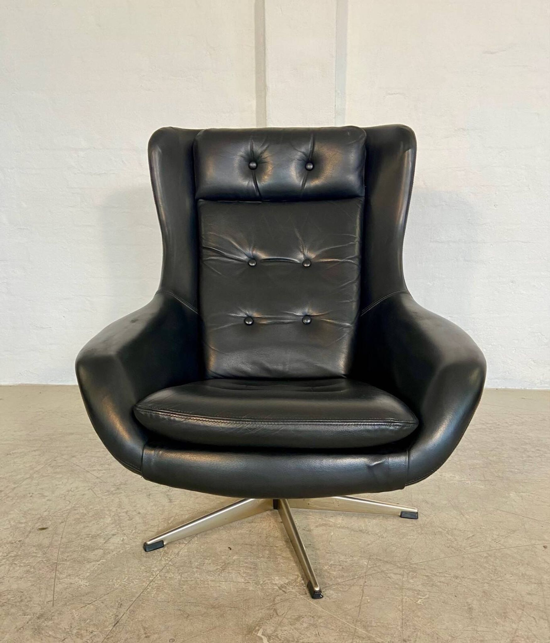 Vintage Danish mid-century black leather swivel chair, 1970s