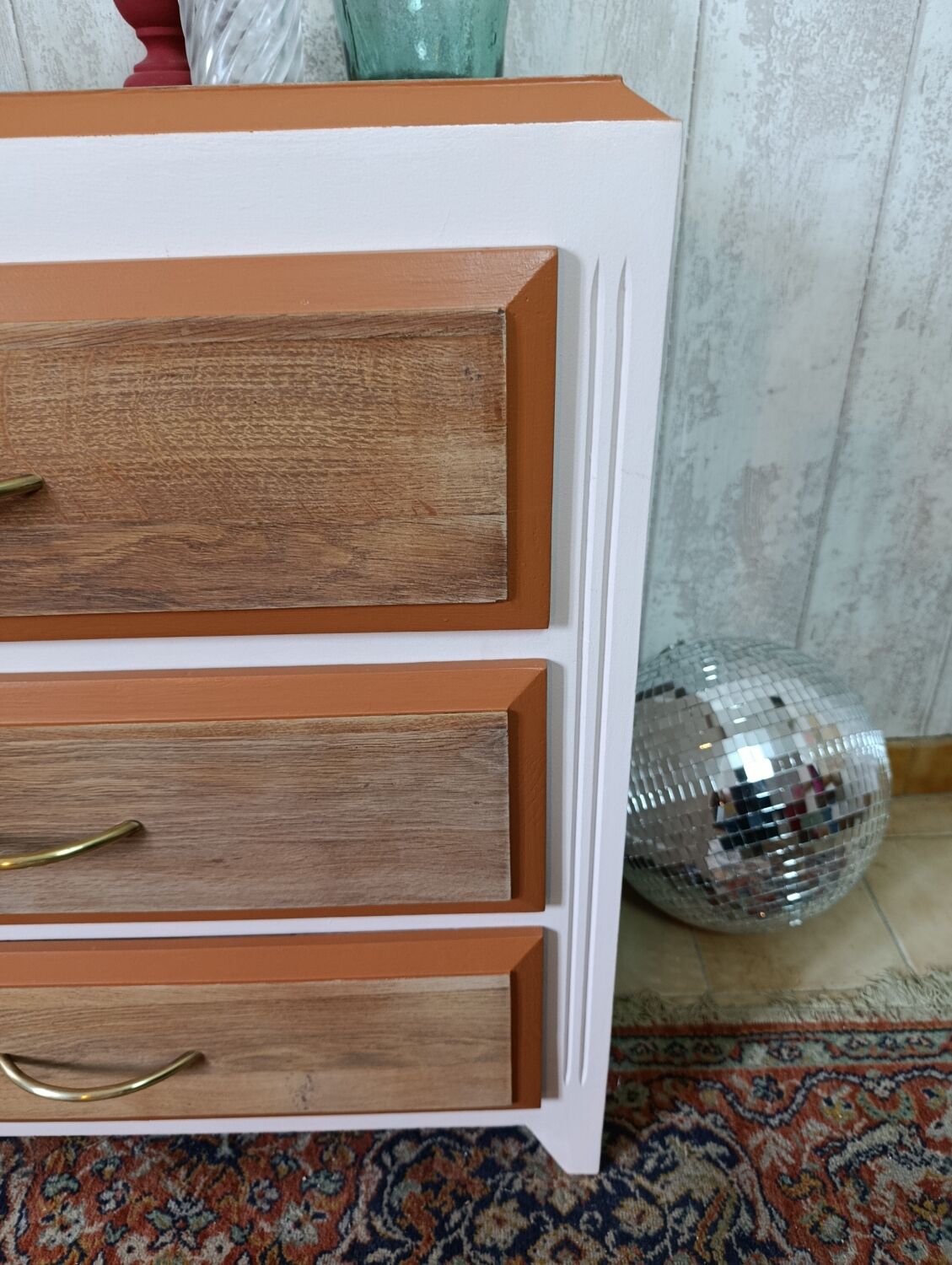 Small oak chest of drawers