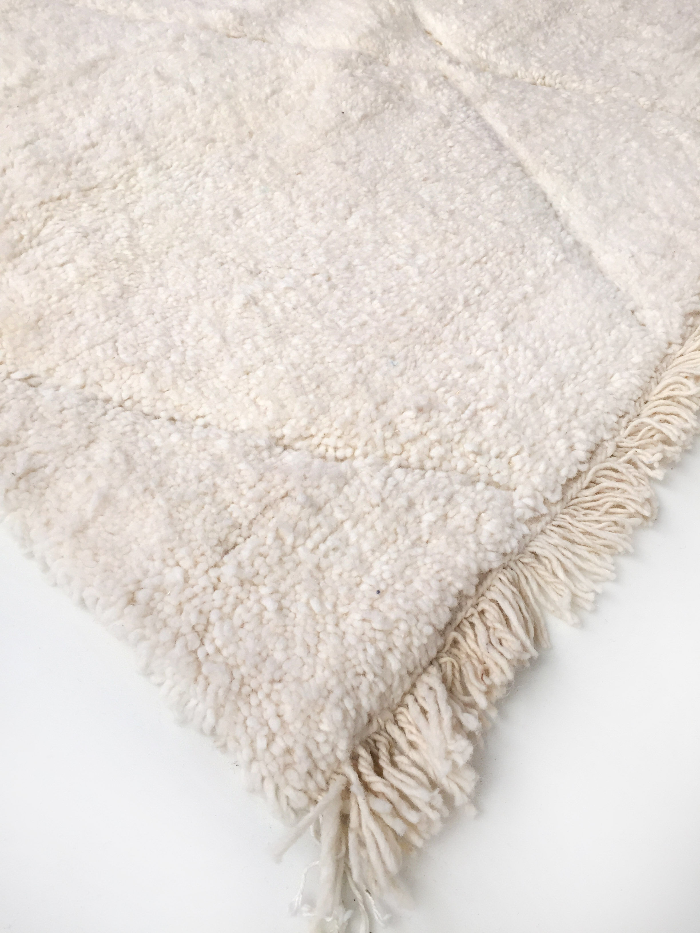 Moroccan Berber carpet Beni Ouarain with engraved diamonds 242x154cm