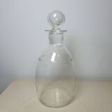 Carafe en verre gravé