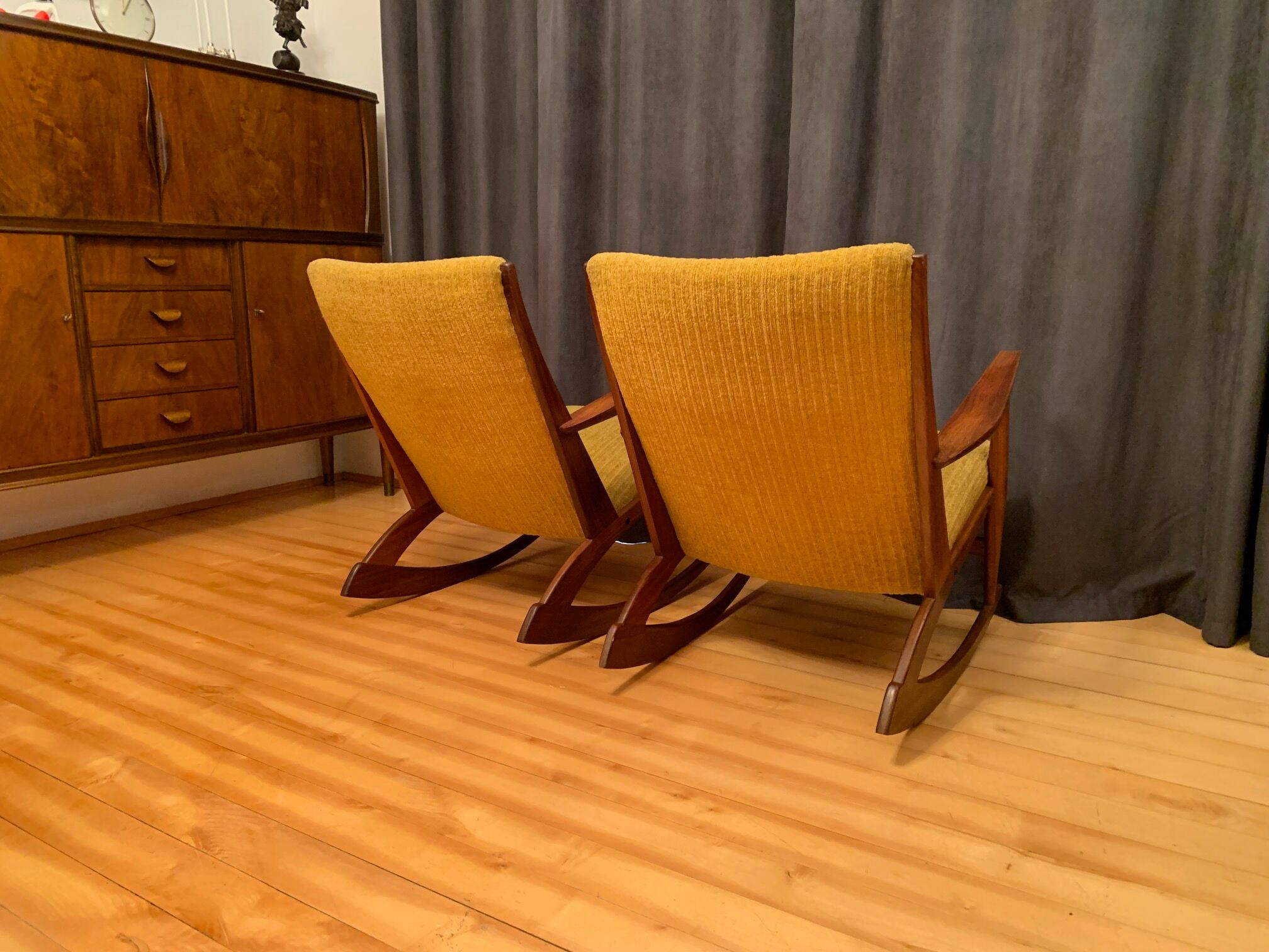 Pair of rocking chairs, designed by Georg Jensen, Kubus Møbler, Denmark, 1950s