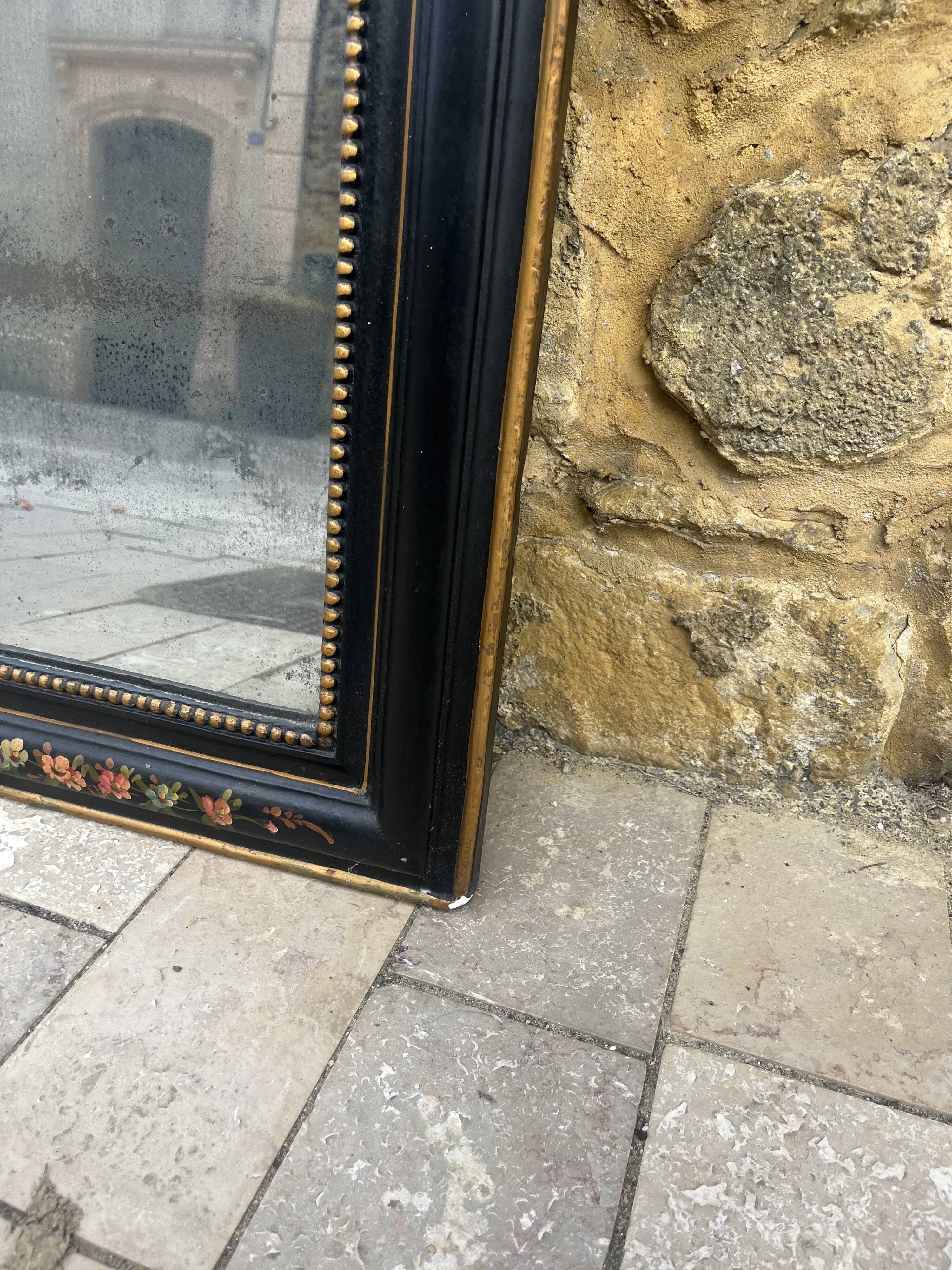 Antique Napoleon III mirror, black frame with hand-painted floral decoration – 19th century