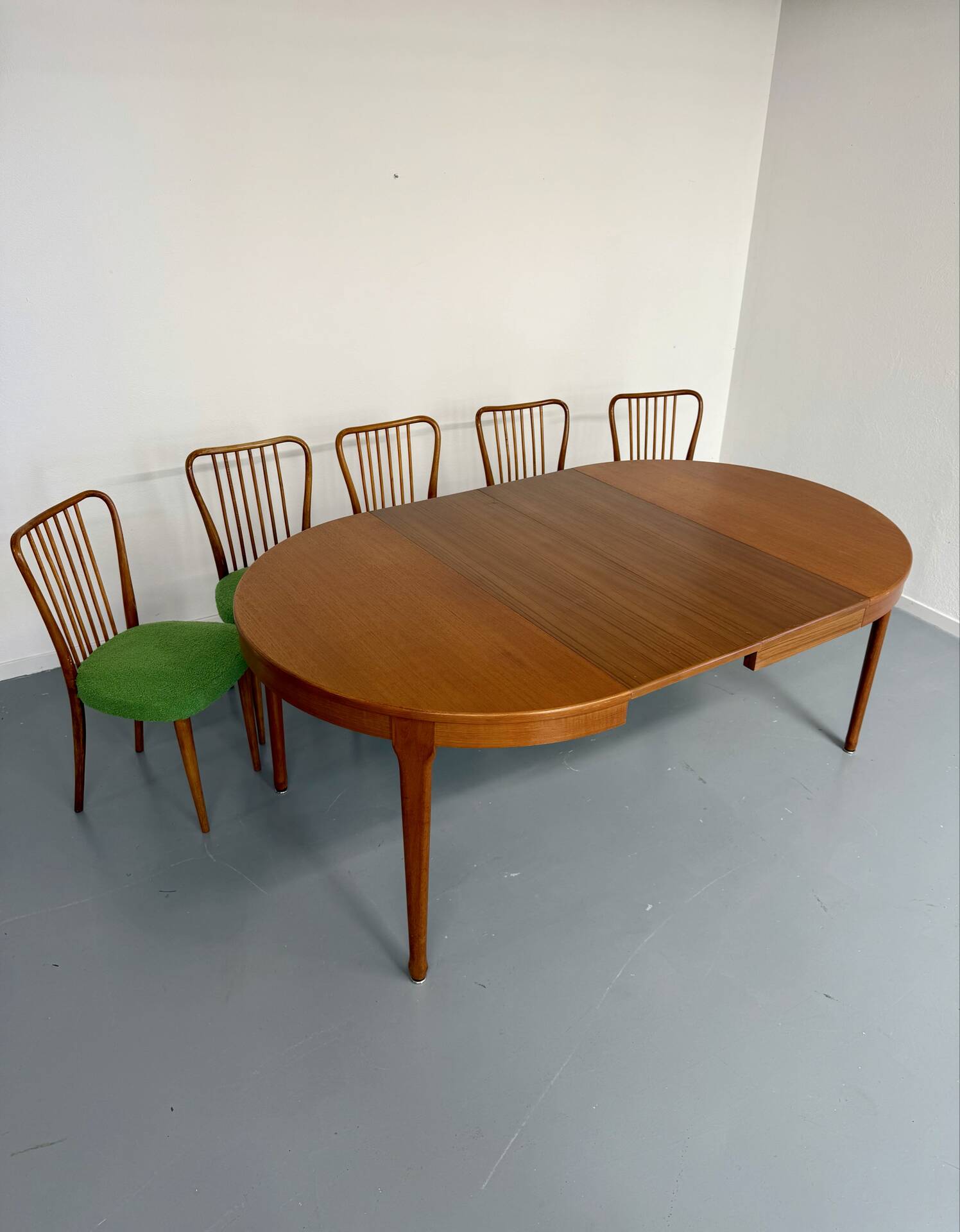 Extendable round teak table French design TV furniture Paris 1960