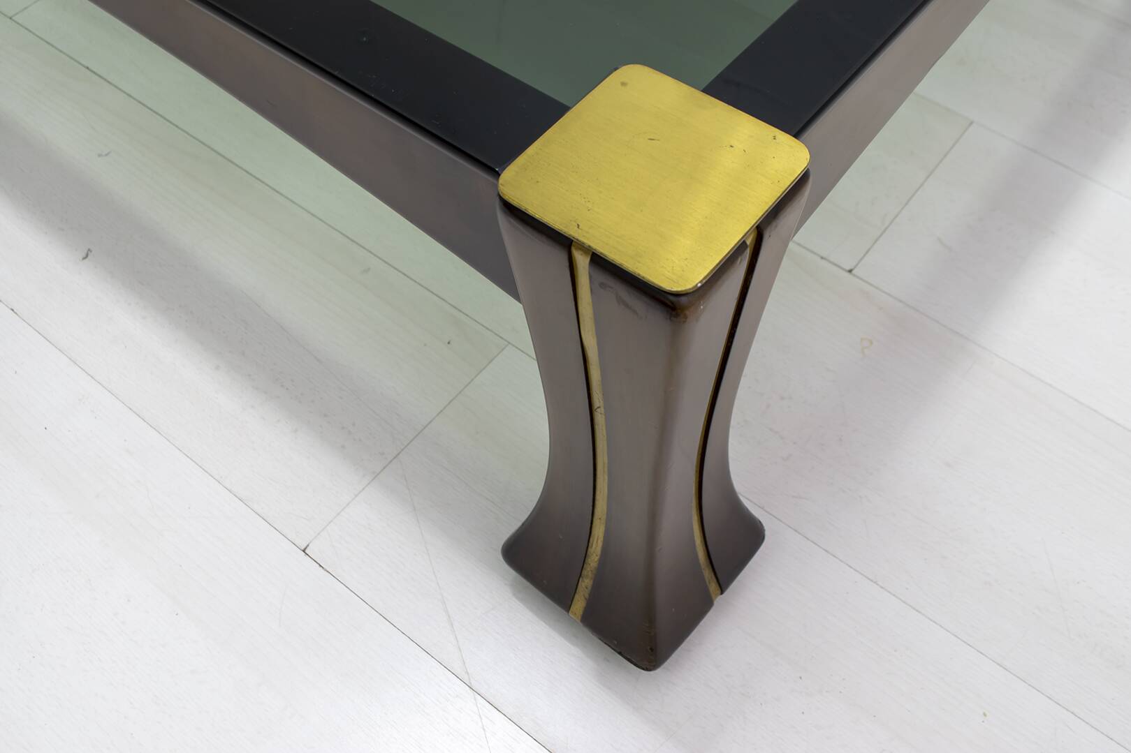 Luciano Frigerio Midcentury Italian Wood and Brass Coffee Table "Ussaro",70