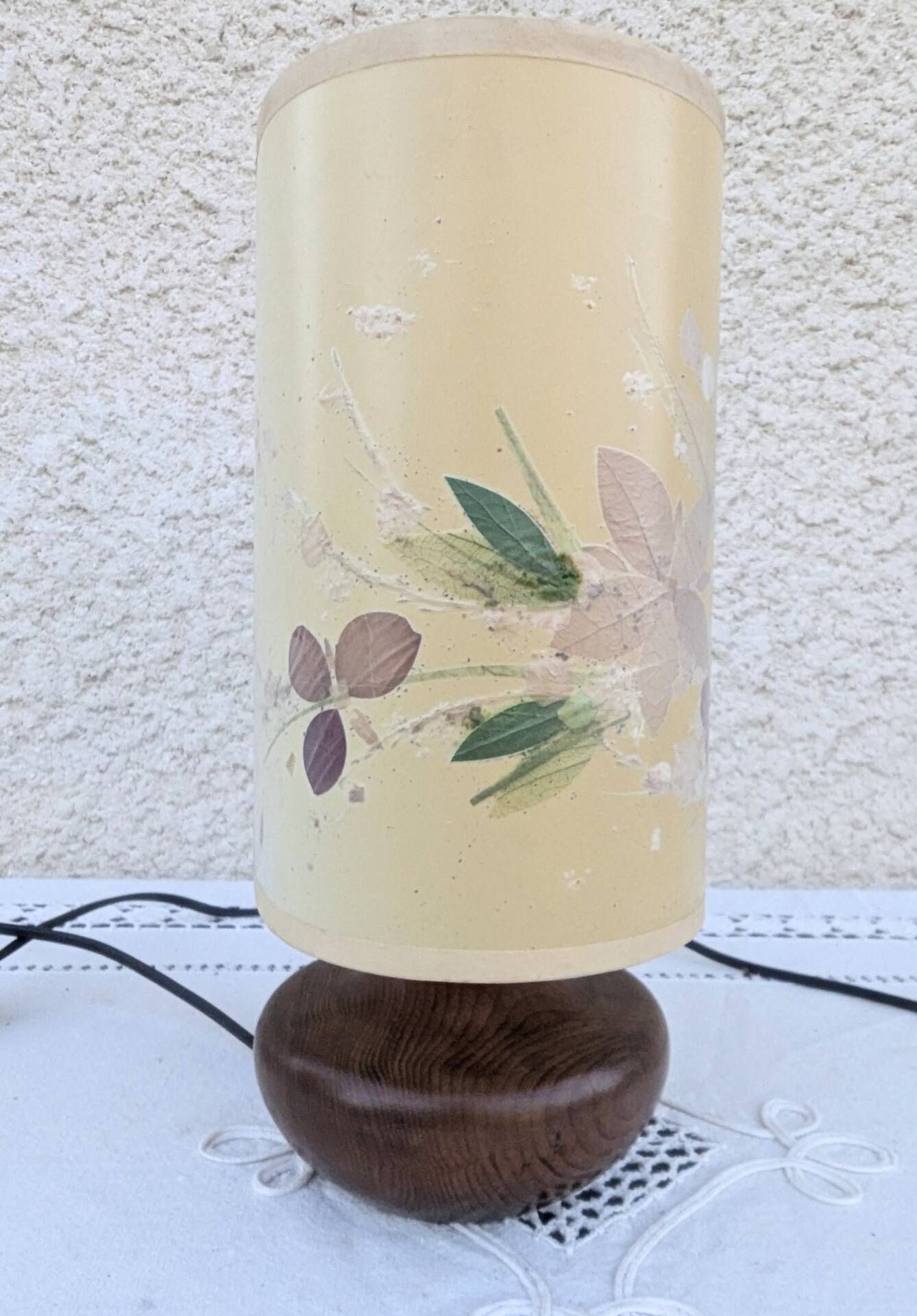 Vintage bedside lamp 60s 70s wooden base dried flower lampshade