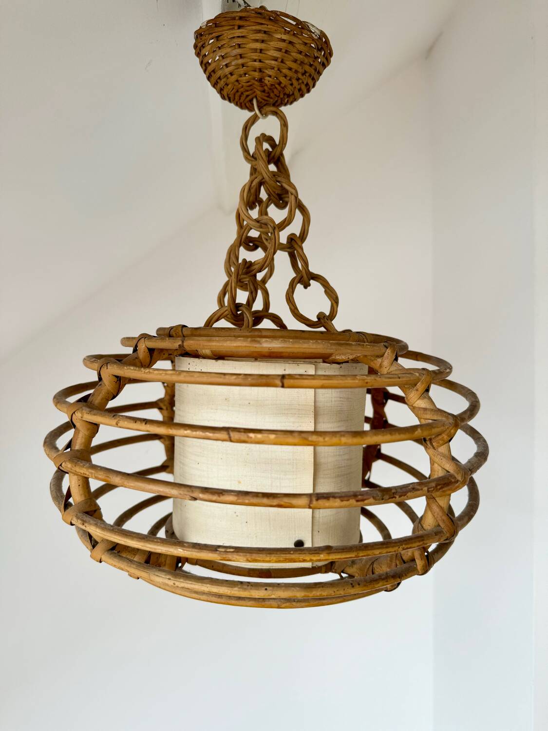 Suspension cage en rotin vintage