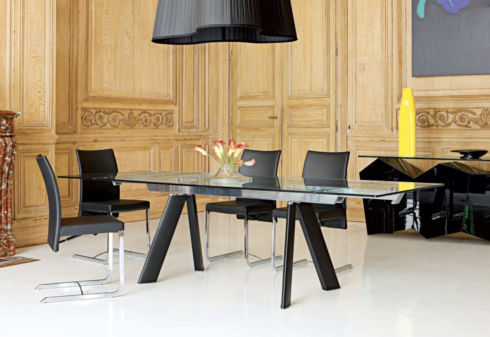 Table de repas en verre Chronos de Roche Bobois