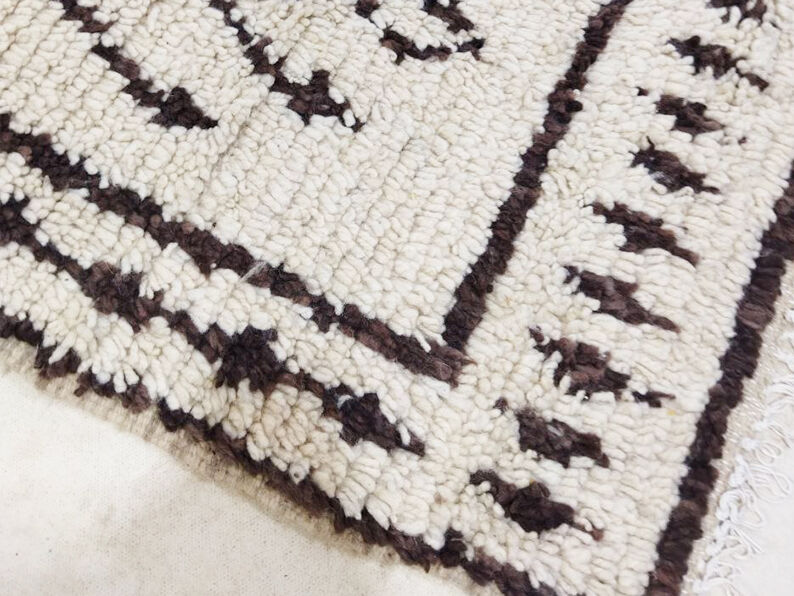 Moroccan Berber rug 400x72cm