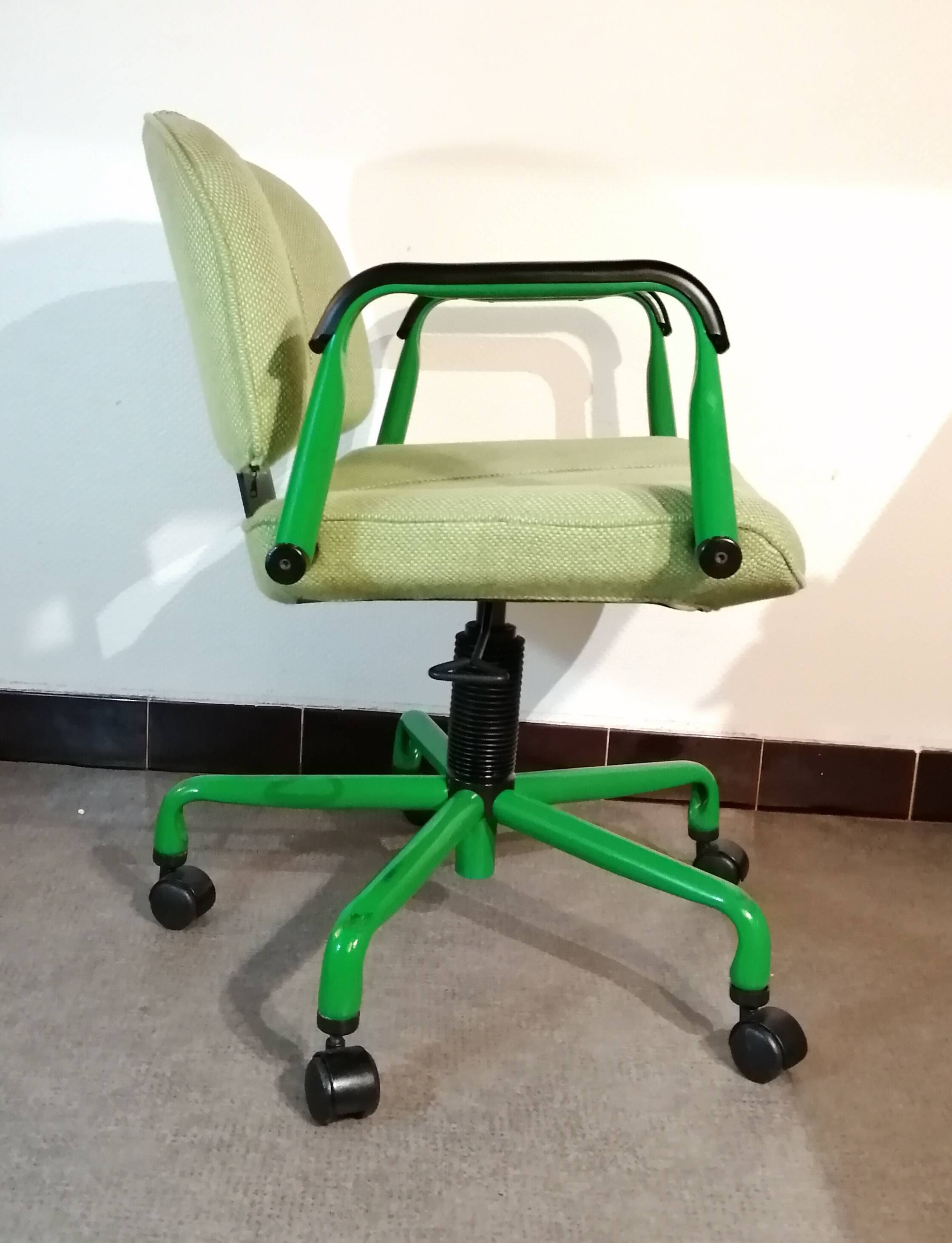 Steelcase green office armchair with 5-star design base, vintage 1970