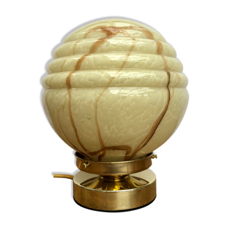 Lampe globe vintage en opaline jaune effet marbré