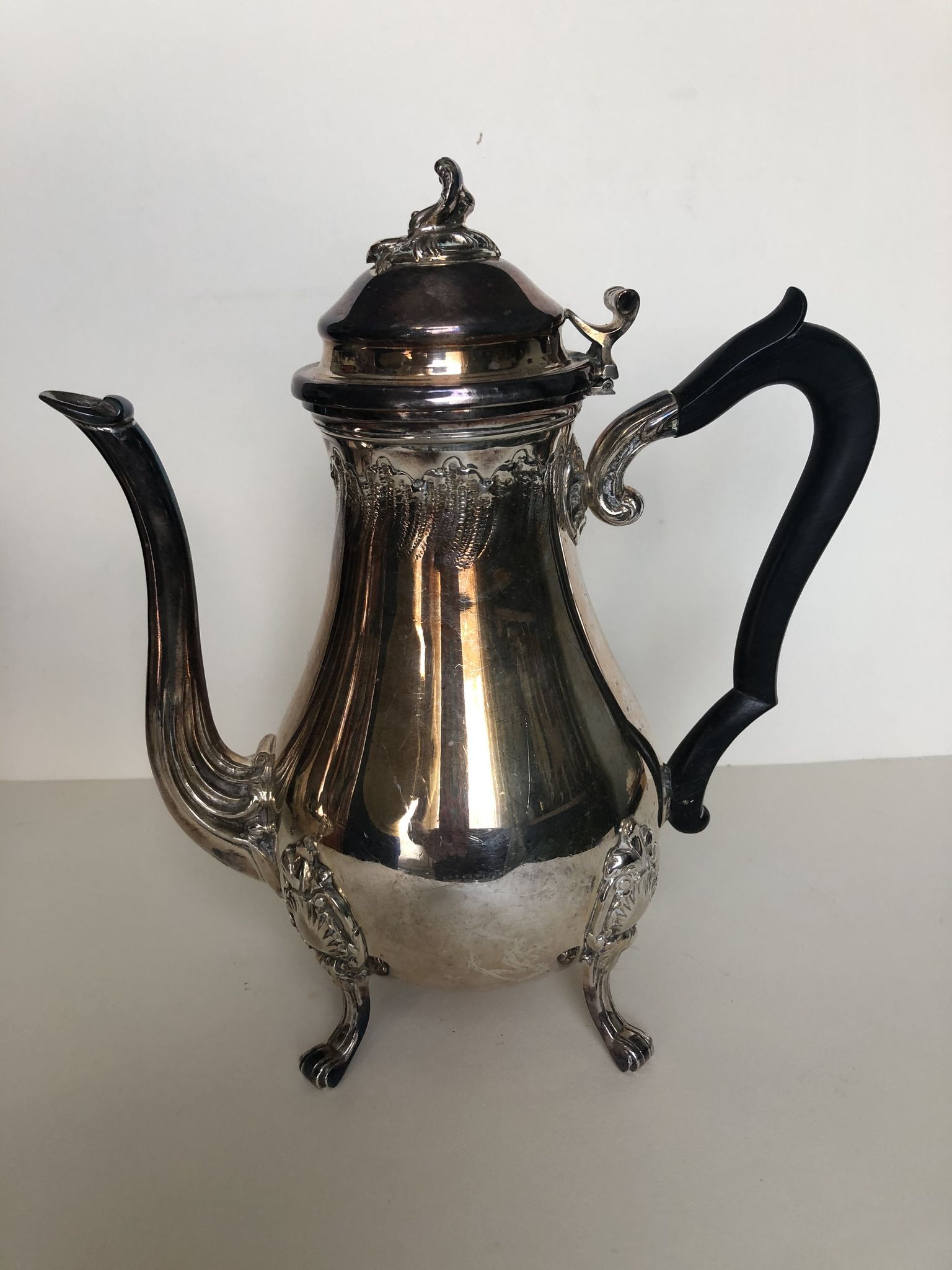 Tea service and silver metal coffee