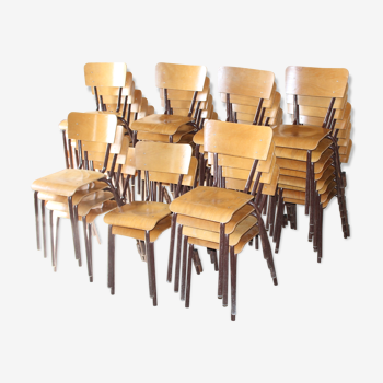 Lot de 42 chaises Mullca 511