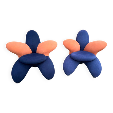 Paire de chaises Lily 1990s bleu et corail en velours, silhouette sculpturale postmoderne