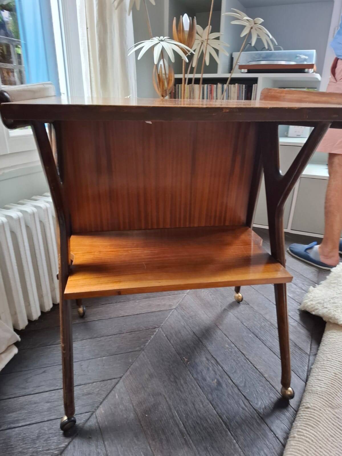 Vinyl furniture + turntable