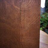 Round table in oak tapered feet with extension cords