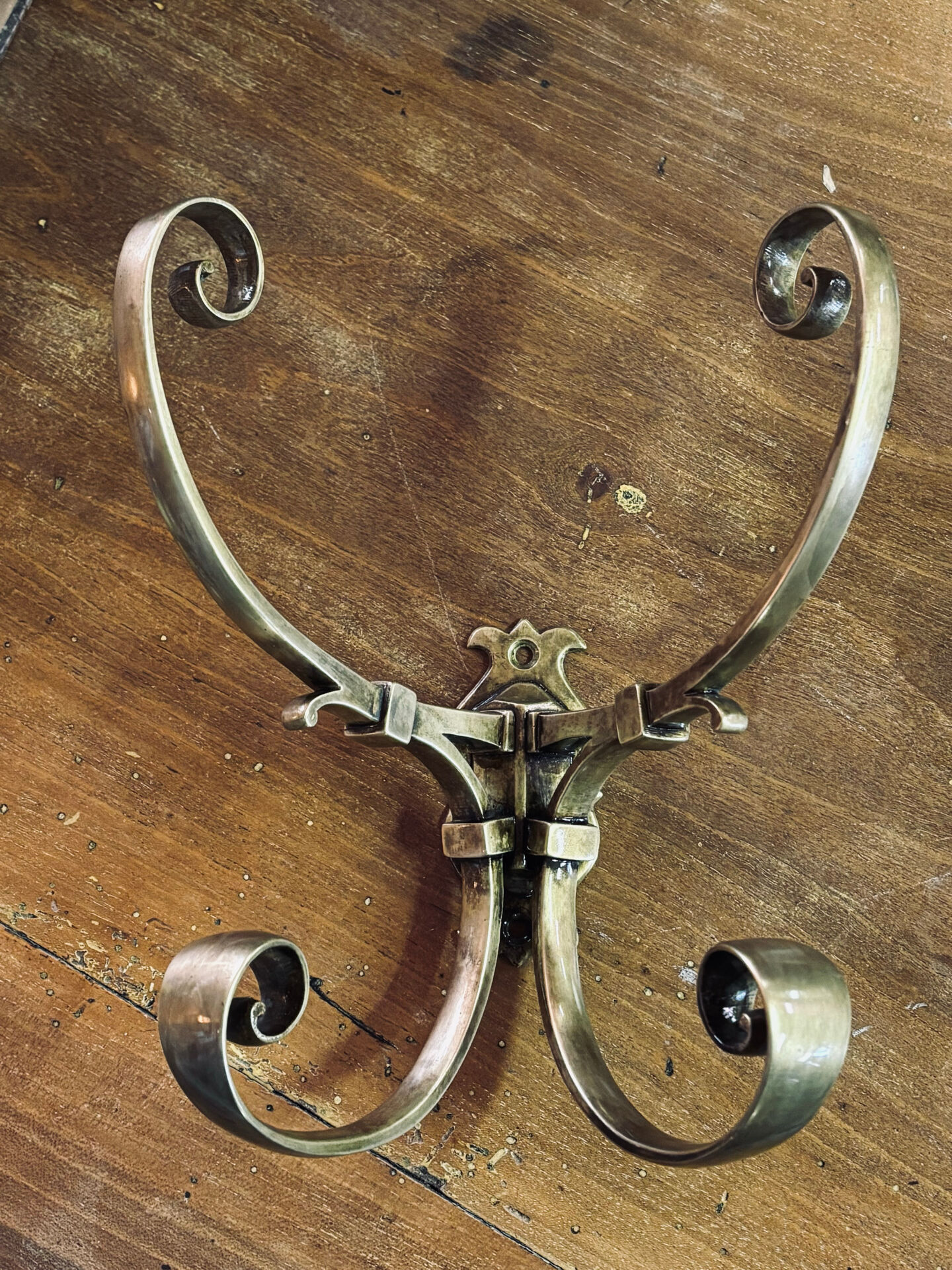 Double wall hook in genuine bronze, Bistrot - Art Nouveau style.