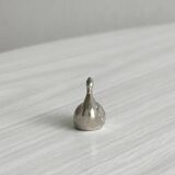 Metal swan name holders