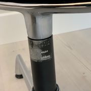 Fauteuil modèle 107 de Charles & Ray pour Vitra