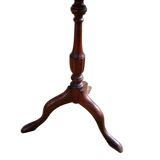 Table d’appoint à vin, guéridon ancien en bois et cuir vert