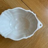 Ceramic cake mold with lemon decoration