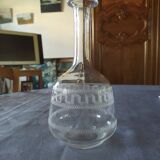 Carafe en verre ciselé