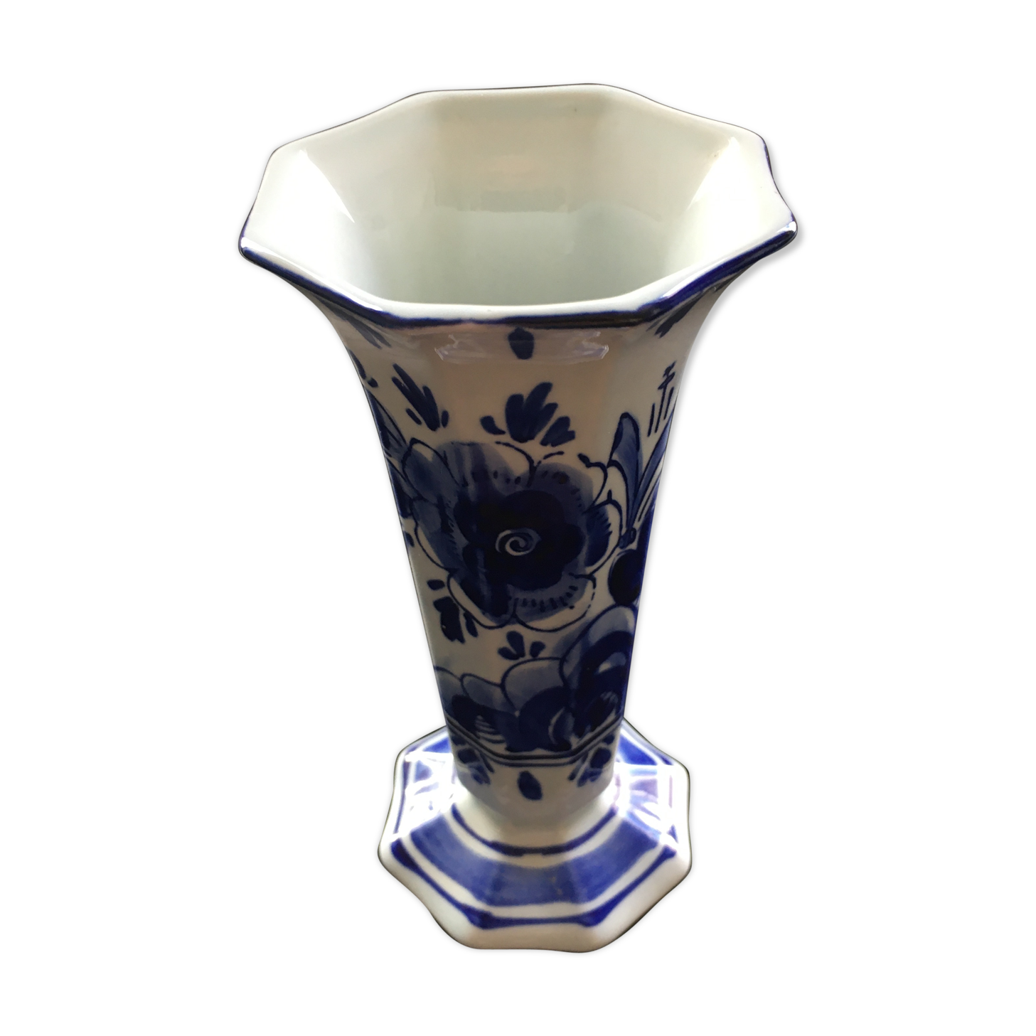 Blue Dutch vase