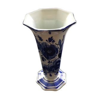 Blue Dutch vase