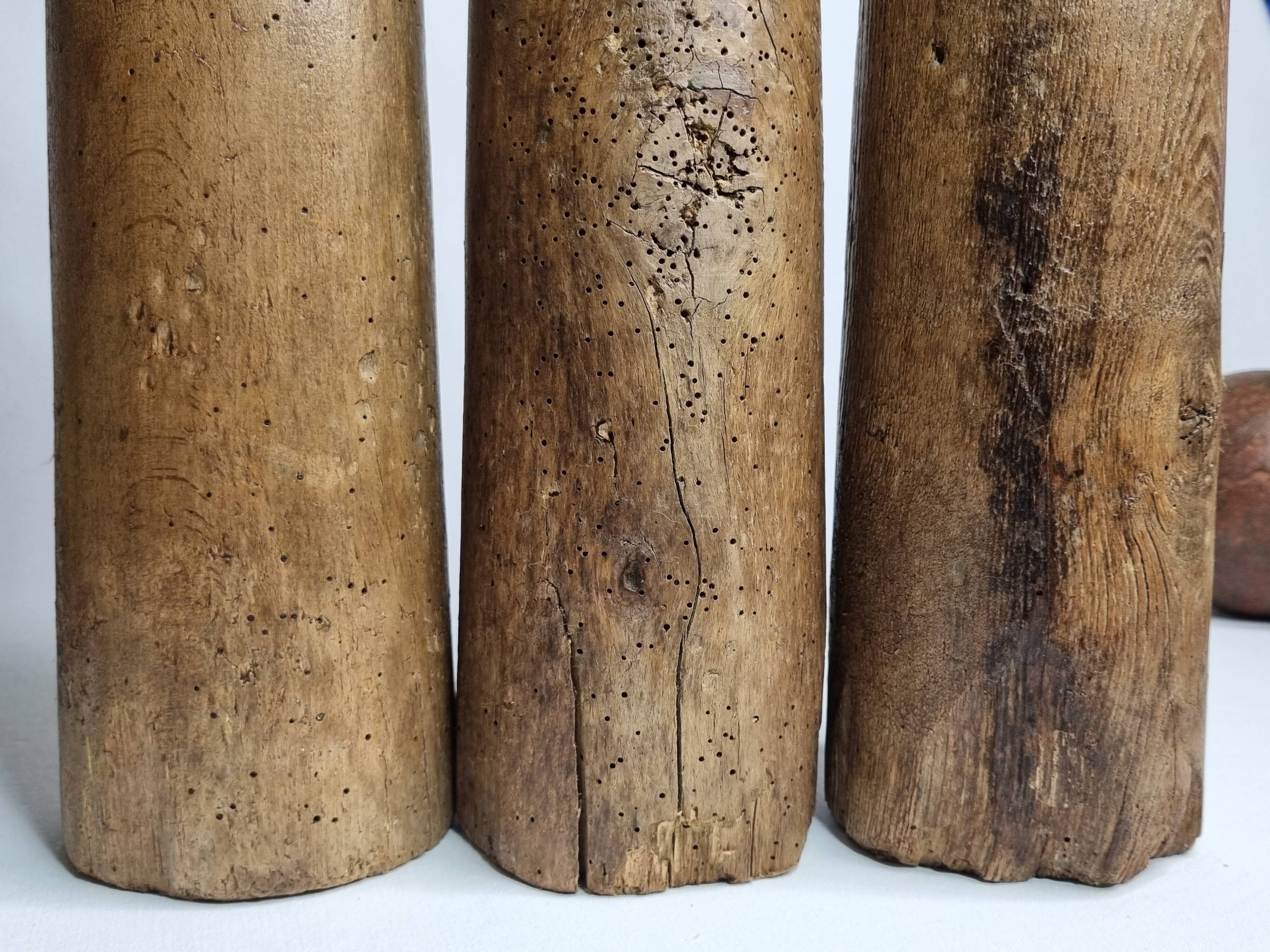Ancien jeu de quilles grande taille en bois tourné, 52 cm