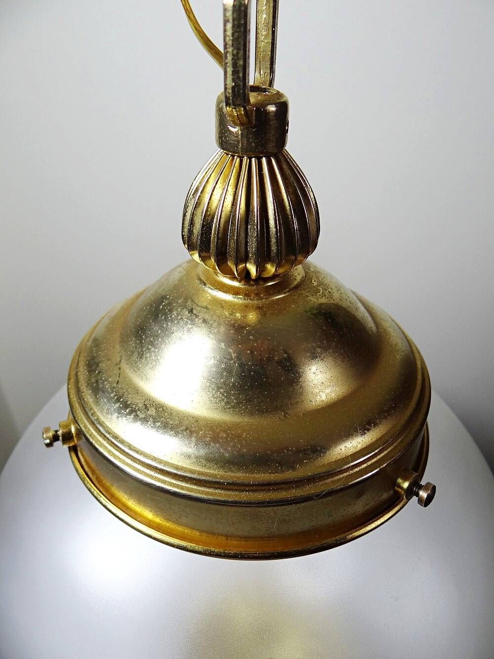Vintage frosted glass and gold metal suspension globe, 1960s-1970s.