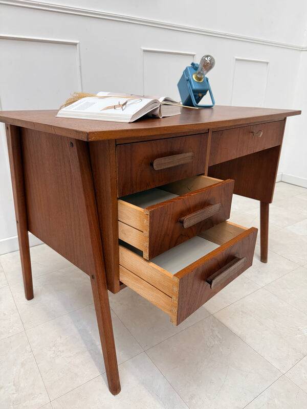 Bureau scandinave en teck