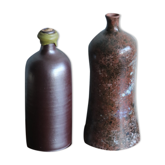 2 bouteilles en céramique vintage